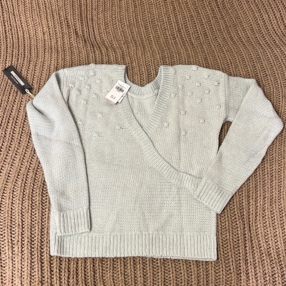 Abercrombie and Fitch women sweater reversible size xs new light blue